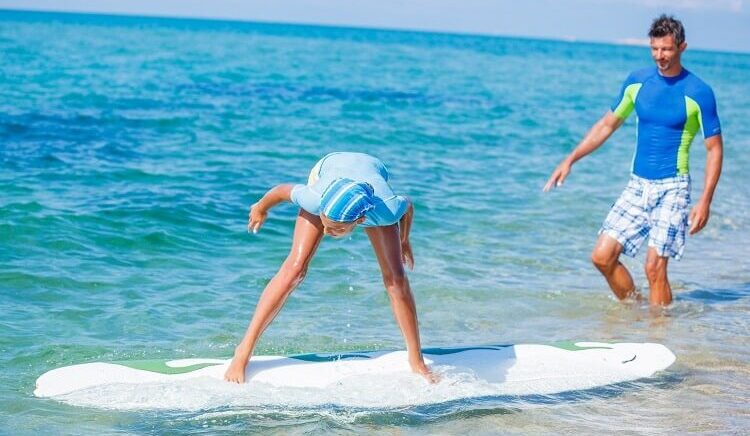 Dónde y cómo aprender surf en Fuerteventura